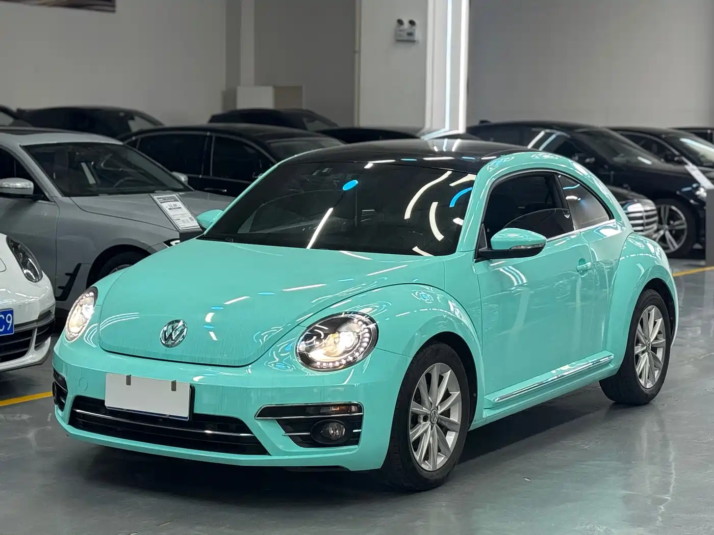 Volkswagen Beetle 2020 2018 180TSI Trend Joy Edition