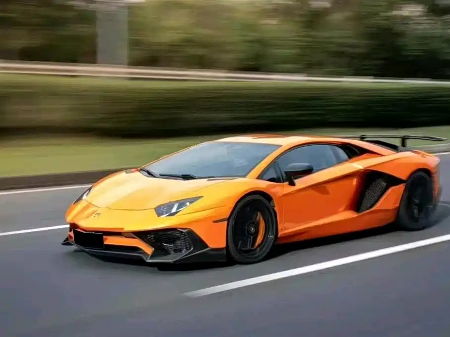 Lamborghini Aventador 2011 LP 700-4 фото 2