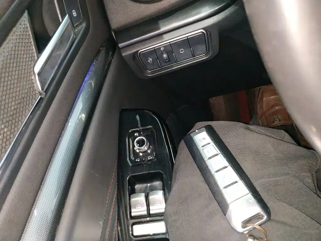 WEY VV5 2017 2017 2.0T Super Luxury Model