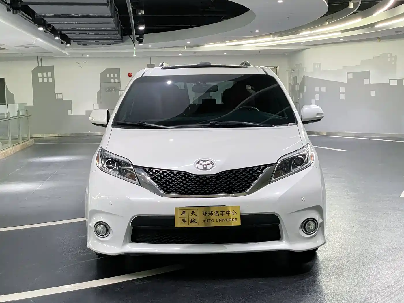 Toyota Sienna 2015 3.5L 4WD L фото 2