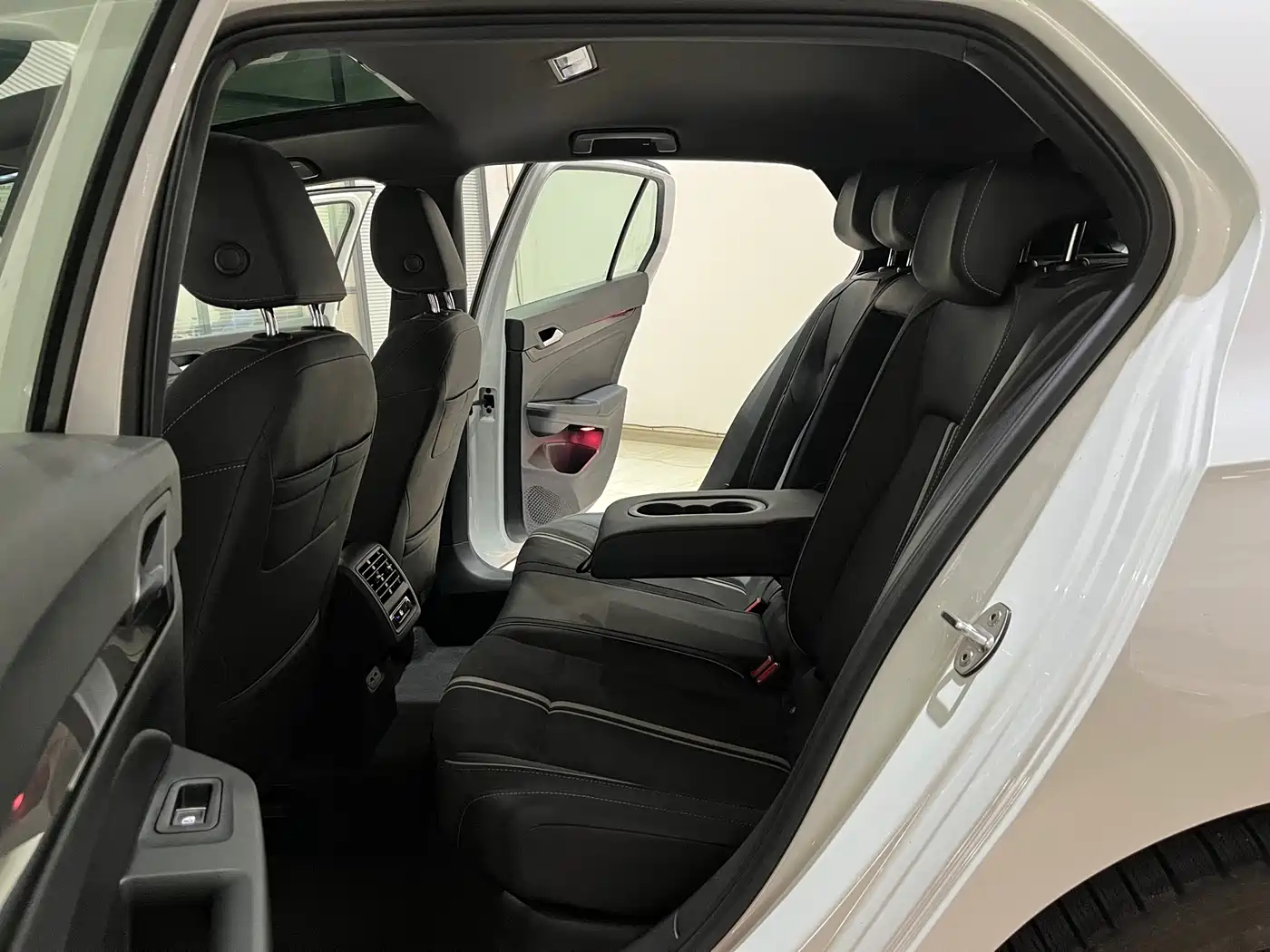 Volkswagen Golf 2021 280TSI DSG R-Line фото 9