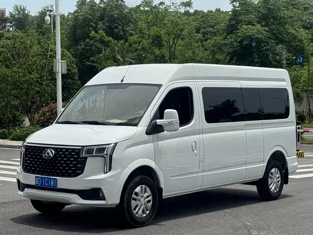 SAIC Maxus Xintu V80 2023 2.0T PLUS Manual All-round King Long Wheelbase Medium Roof 6/7/8/9-seater