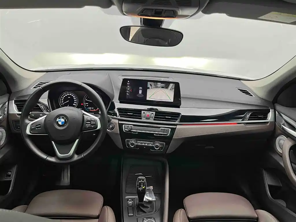 BMW X1 2022 sDrive20Li Fashion фото 2