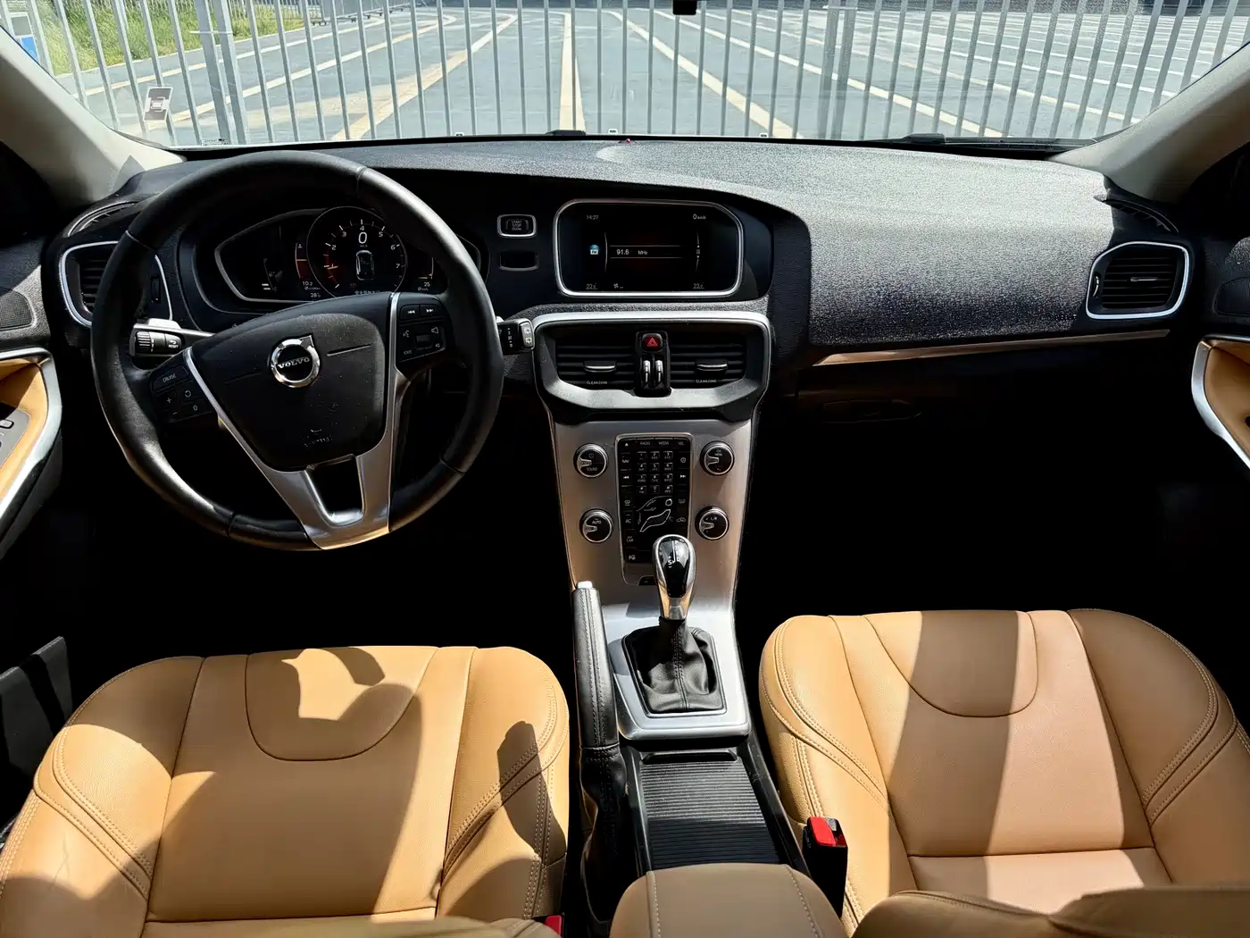 Volvo V40 2017 2017 T3 R-Design