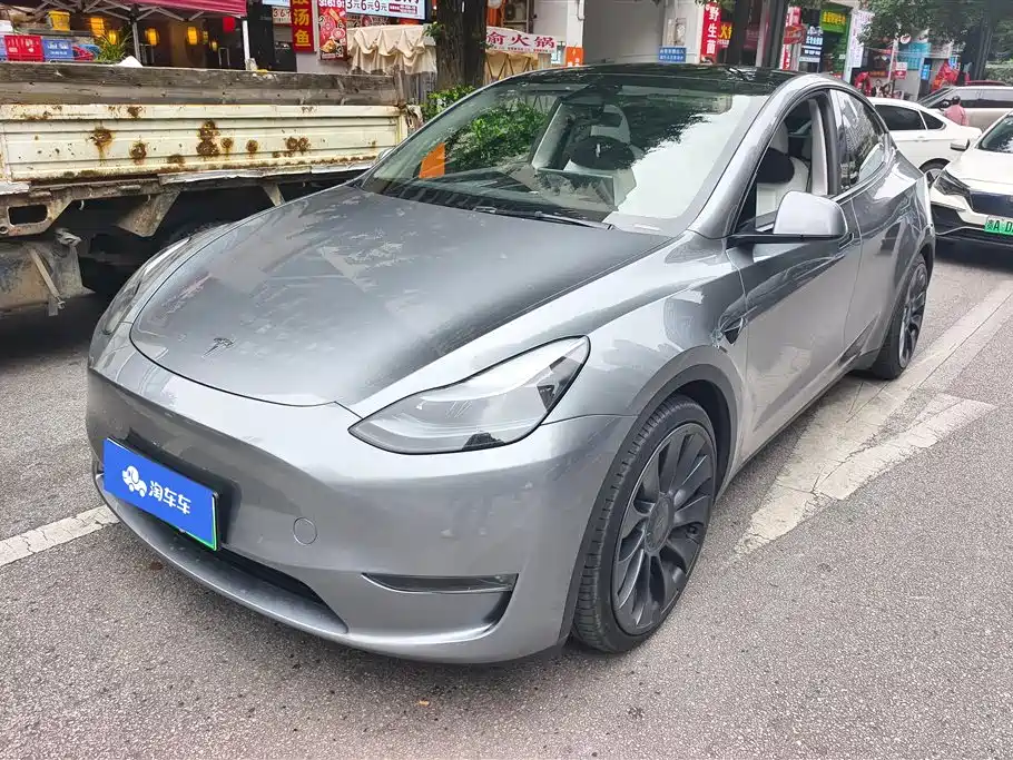 Tesla Model Y 2024 Performance