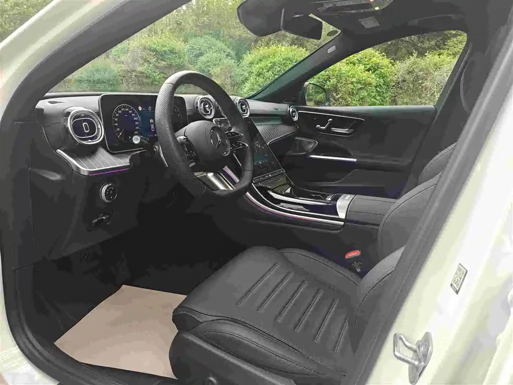 Mercedes-Benz C-Class 2025 Facelift C 260 L Night Sport Edition фото 11