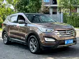 Photo 3 - Hyundai Santa Fe