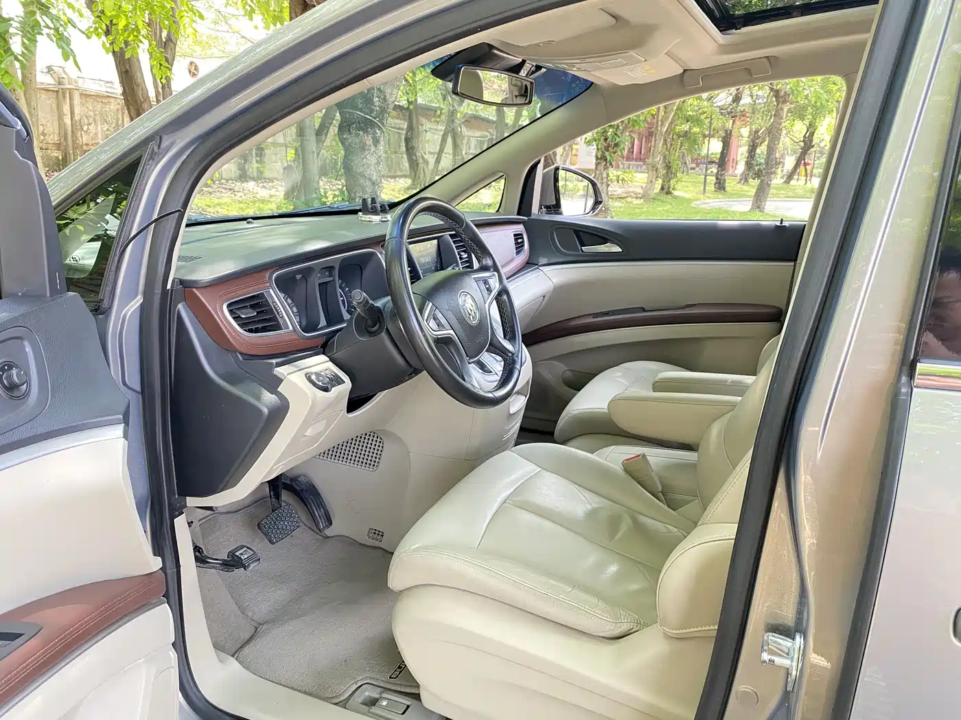 Buick GL8 2018 28T Luxury Model China VI фото 4