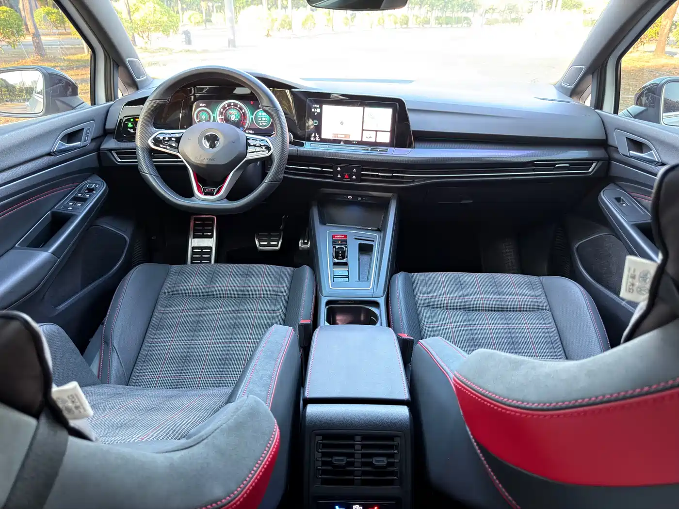 Volkswagen Golf GTI 2023 380TSI DSG GTI фото 14