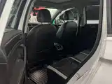 Photo 9 - Volkswagen Tiguan L