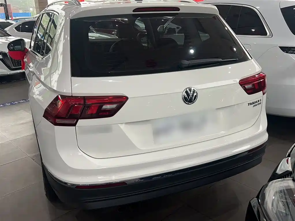 Volkswagen Tiguan L 2019 280TSI Auto 2WD Panorama Comfort Edition China V фото 5