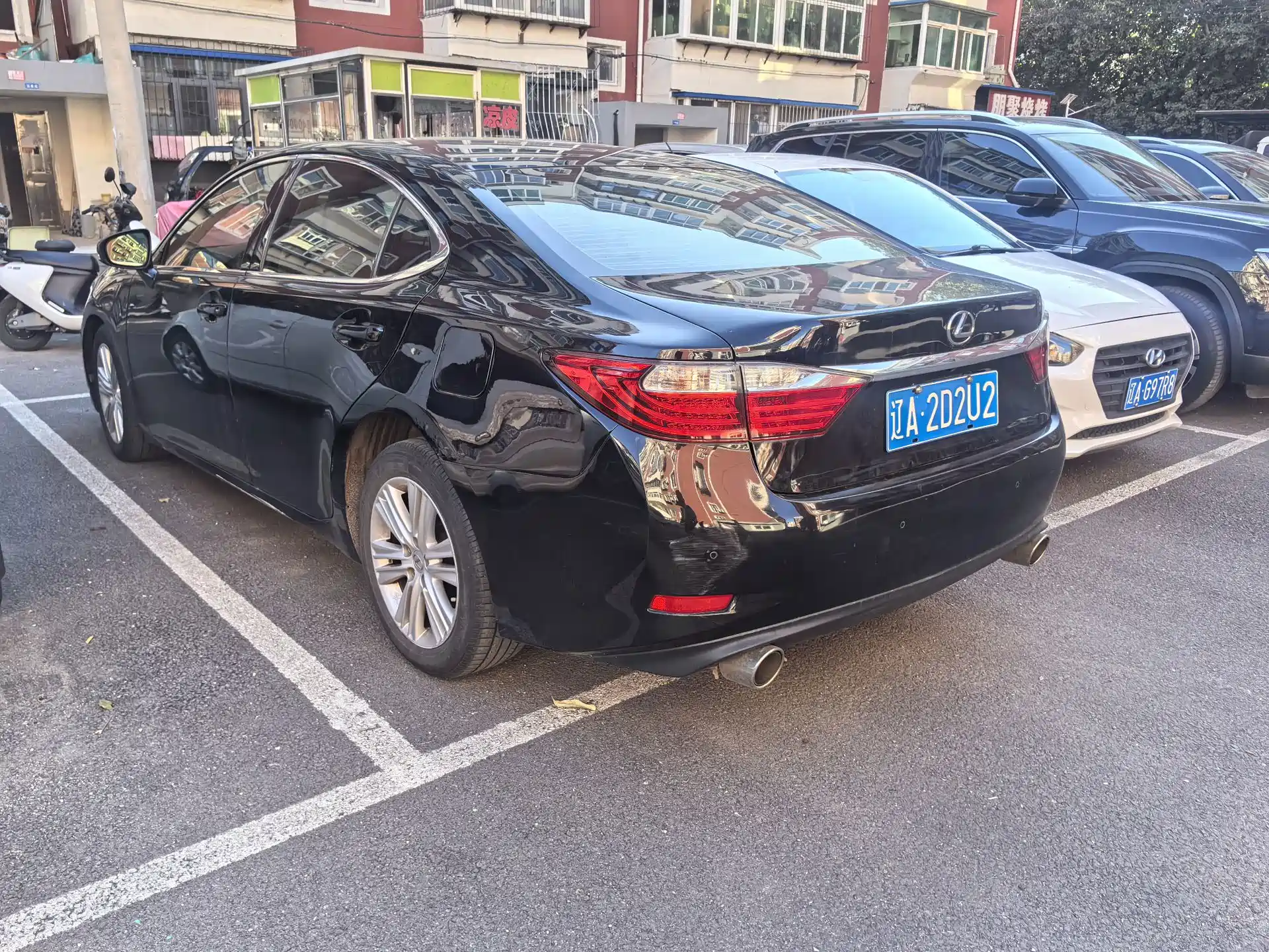 Фото 6 - Lexus ES