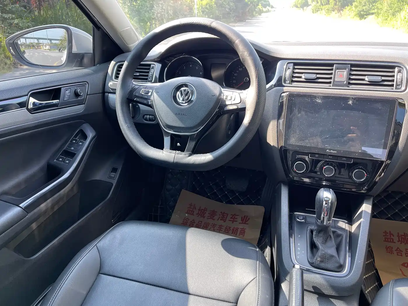 Volkswagen Sagitar 2018 1.6L Automatic Comfort фото 14