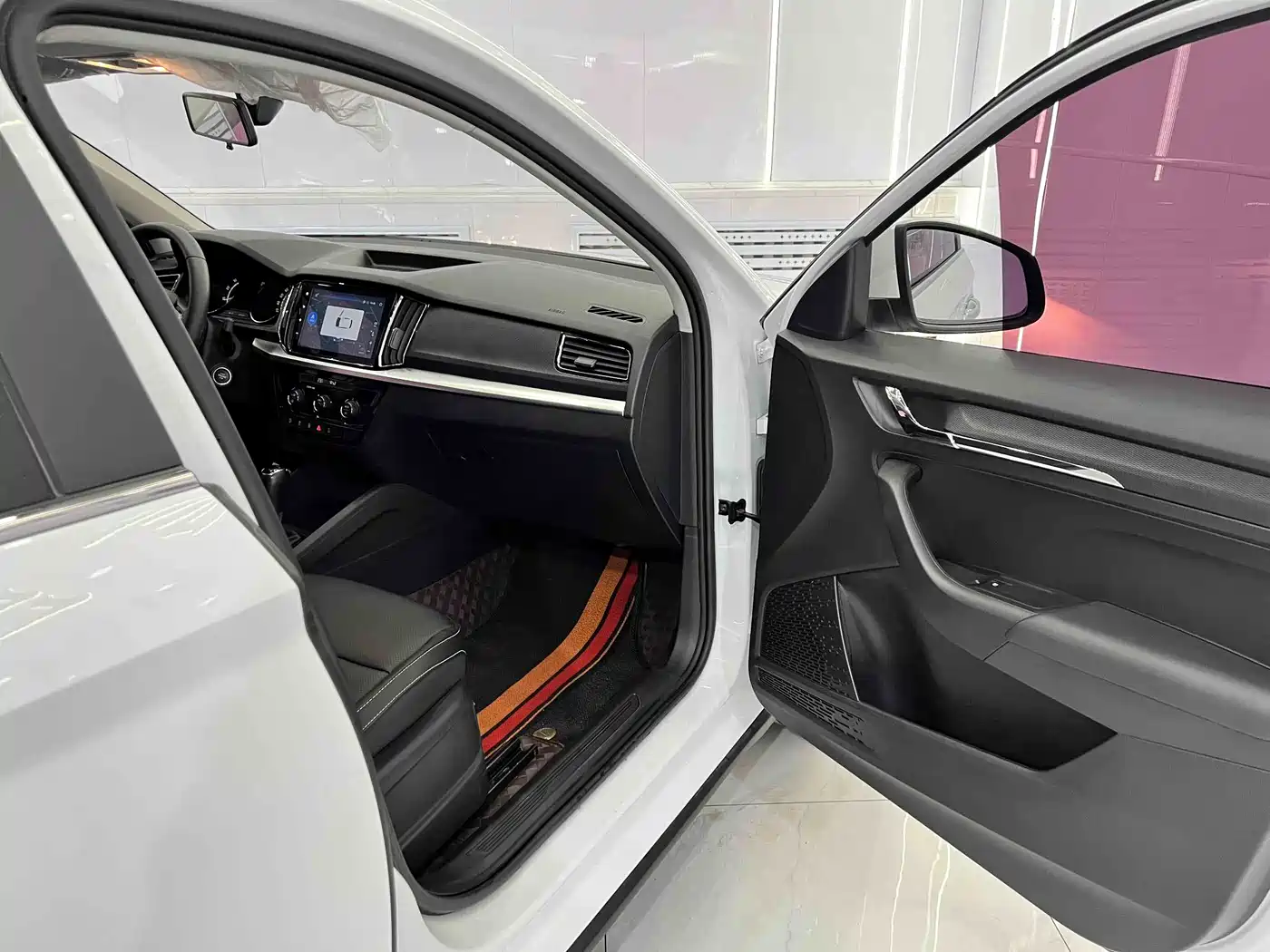 Škoda Kamiq 2023 Facelift 1.5L Auto Comfort Edition фото 17