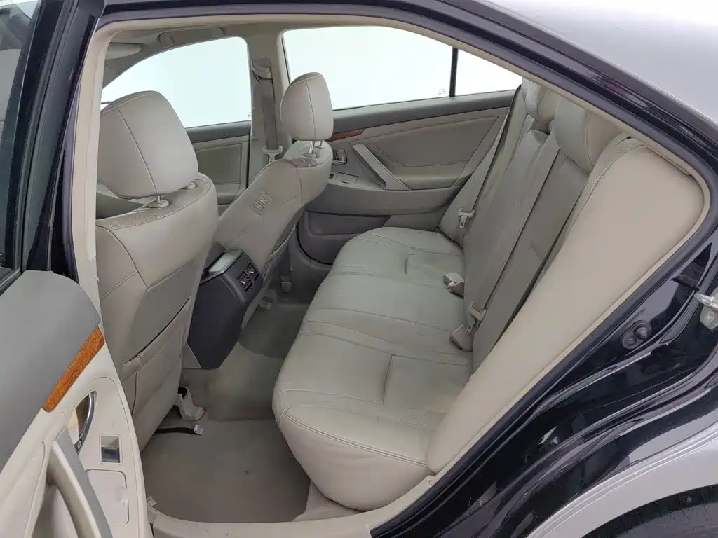 Фото 15 - Toyota Camry