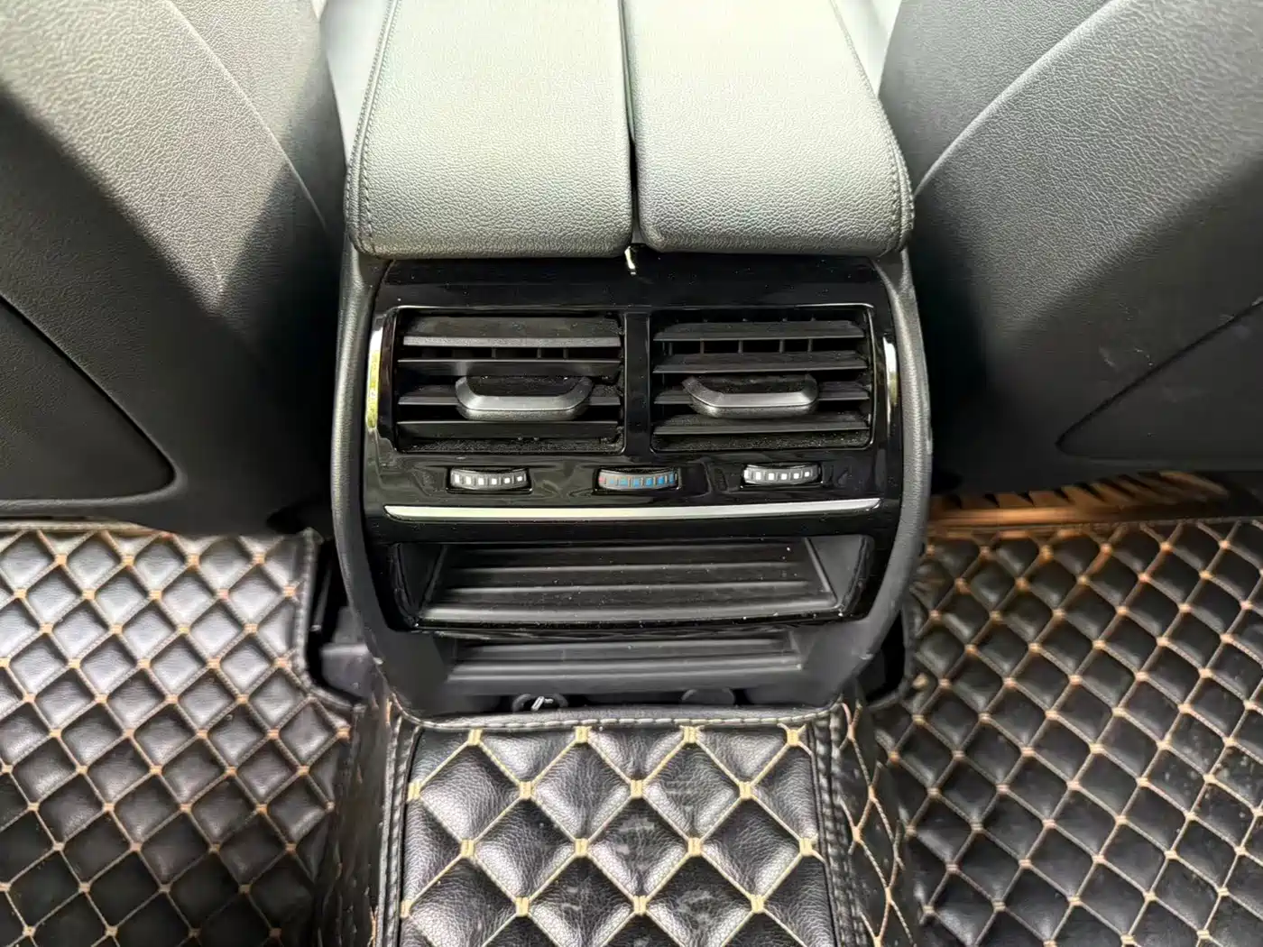 BMW 5 Series 2018 525Li M Sport Package фото 9
