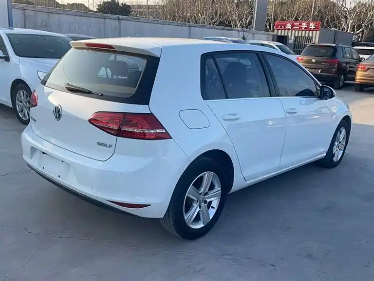 Volkswagen Golf 2016 1.6L Automatic Comfort фото 5