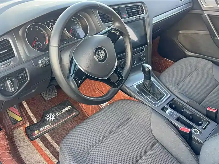 Volkswagen Golf 2016 1.6L Automatic Comfort фото 3