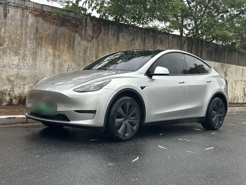 Tesla Model Y 2023 Long Range All-Wheel Drive Edition