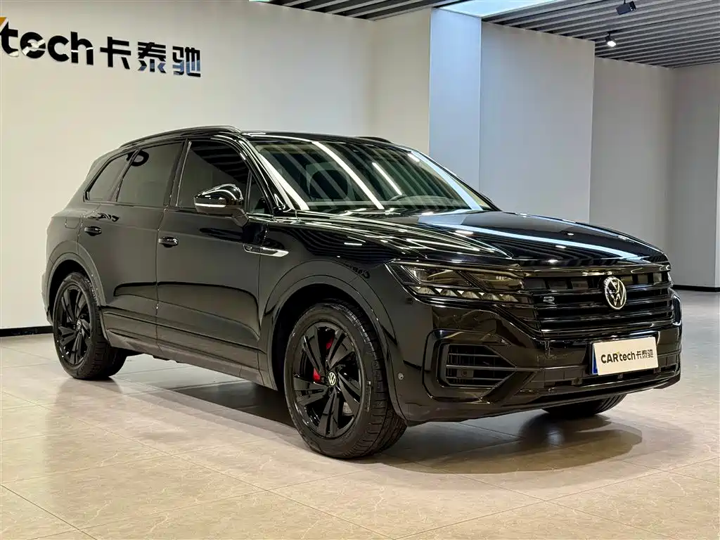 Volkswagen Touareg 2023 3.0TSI R-Line Black Sports Package фото 2