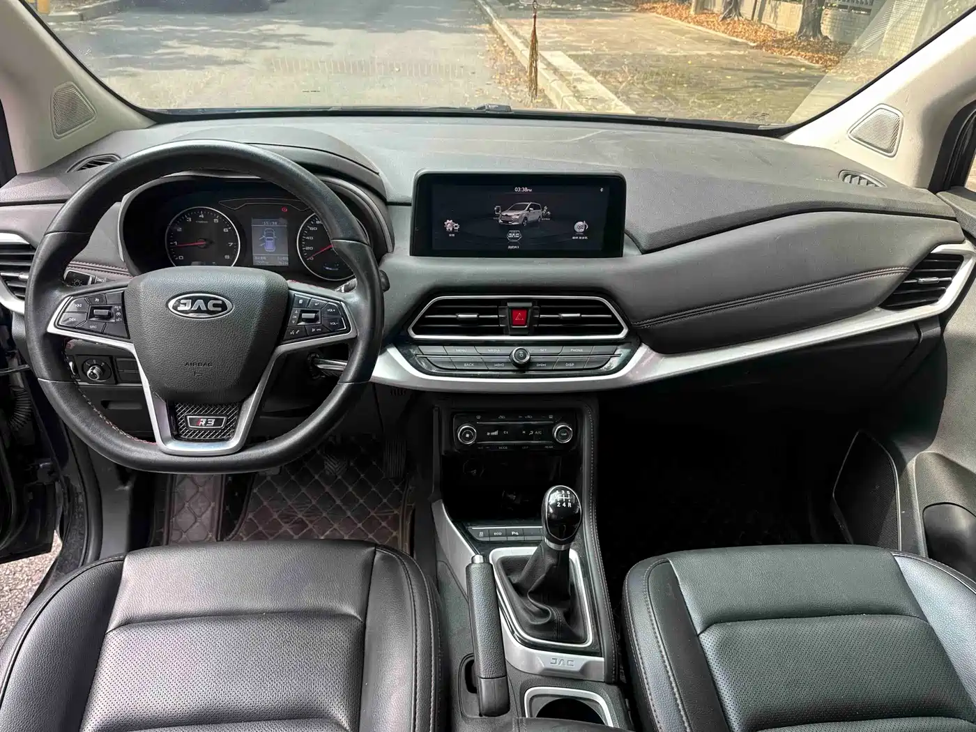 JAC JAC Refine R3 2018 2018 1.6L Manual Luxury