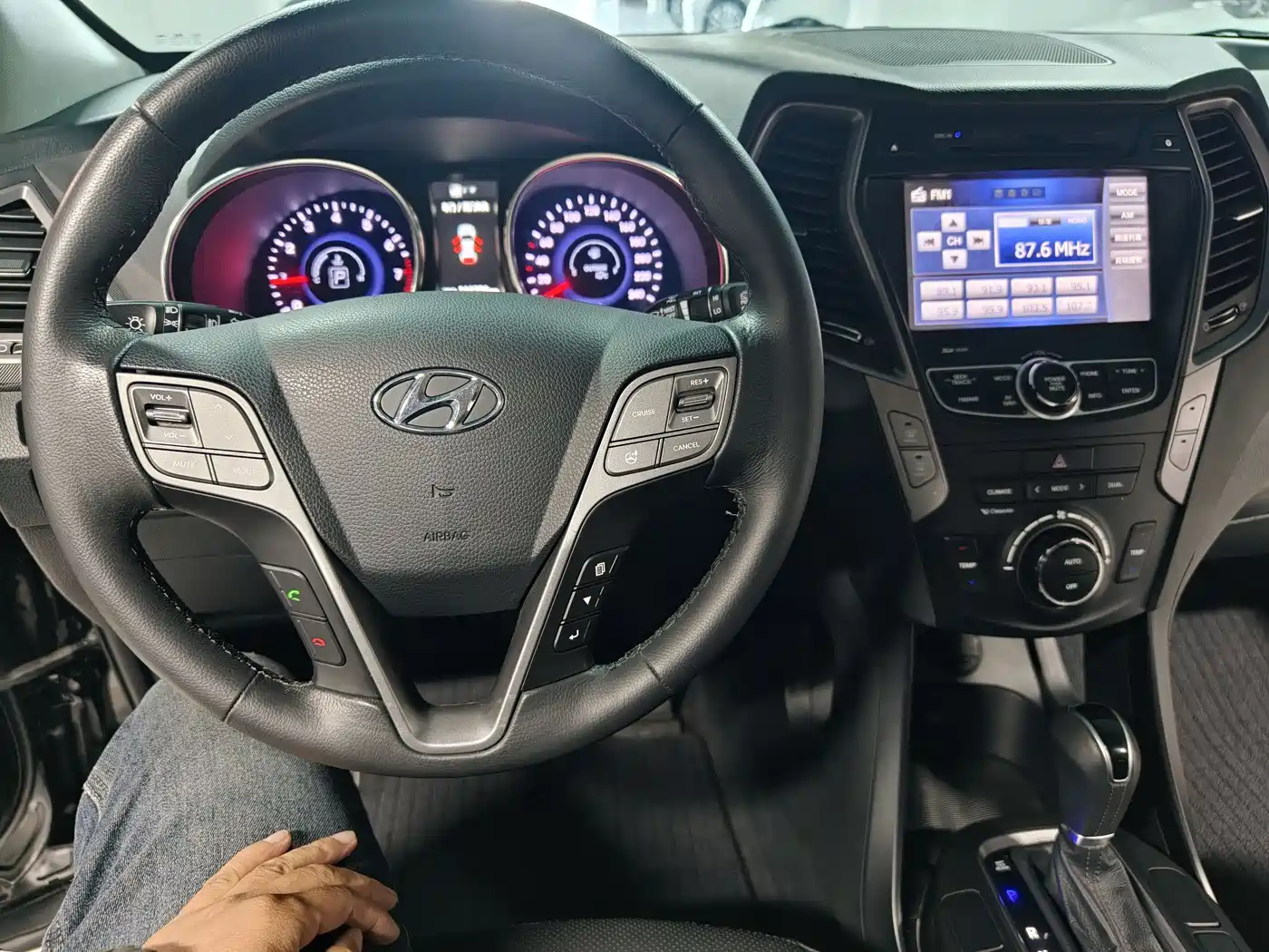 Hyundai Santa Fe 2015 2.0T Automatic 2WD Smart 5-Seater фото 14