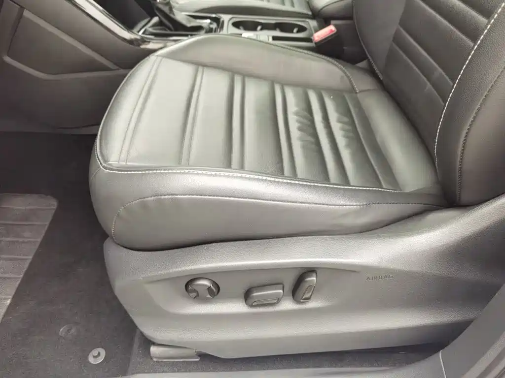 Photo 20 - Volkswagen Touran