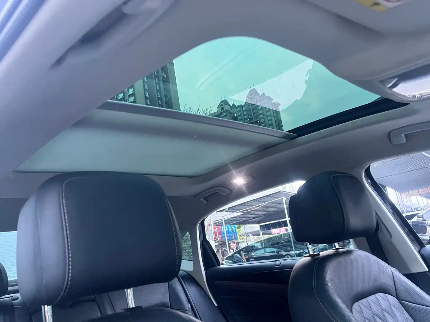 Volkswagen Passat 2019 330TSI Luxury Edition China VI фото 31