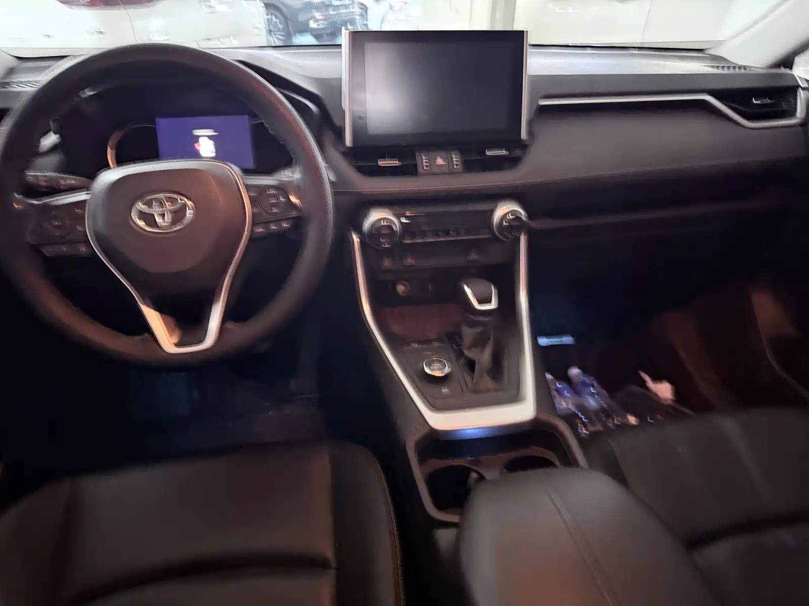 Photo 13 - Toyota RAV4