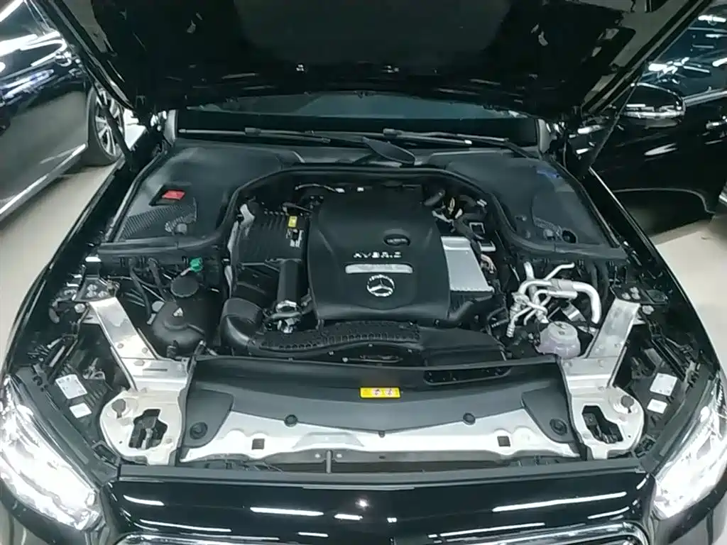Mercedes-Benz E-Class New Energy 2022 Facelift E 350 e L Plug-in Hybrid Sedan фото 20