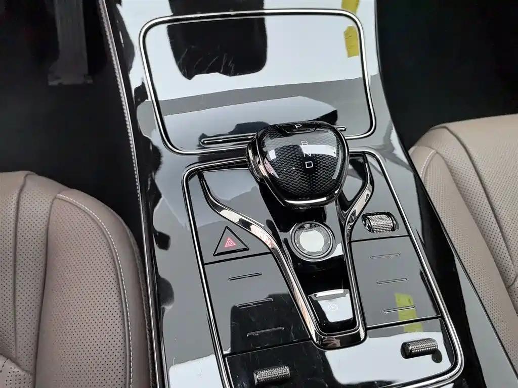 BYD Han 2025 DM-i 125KM Honor фото 14