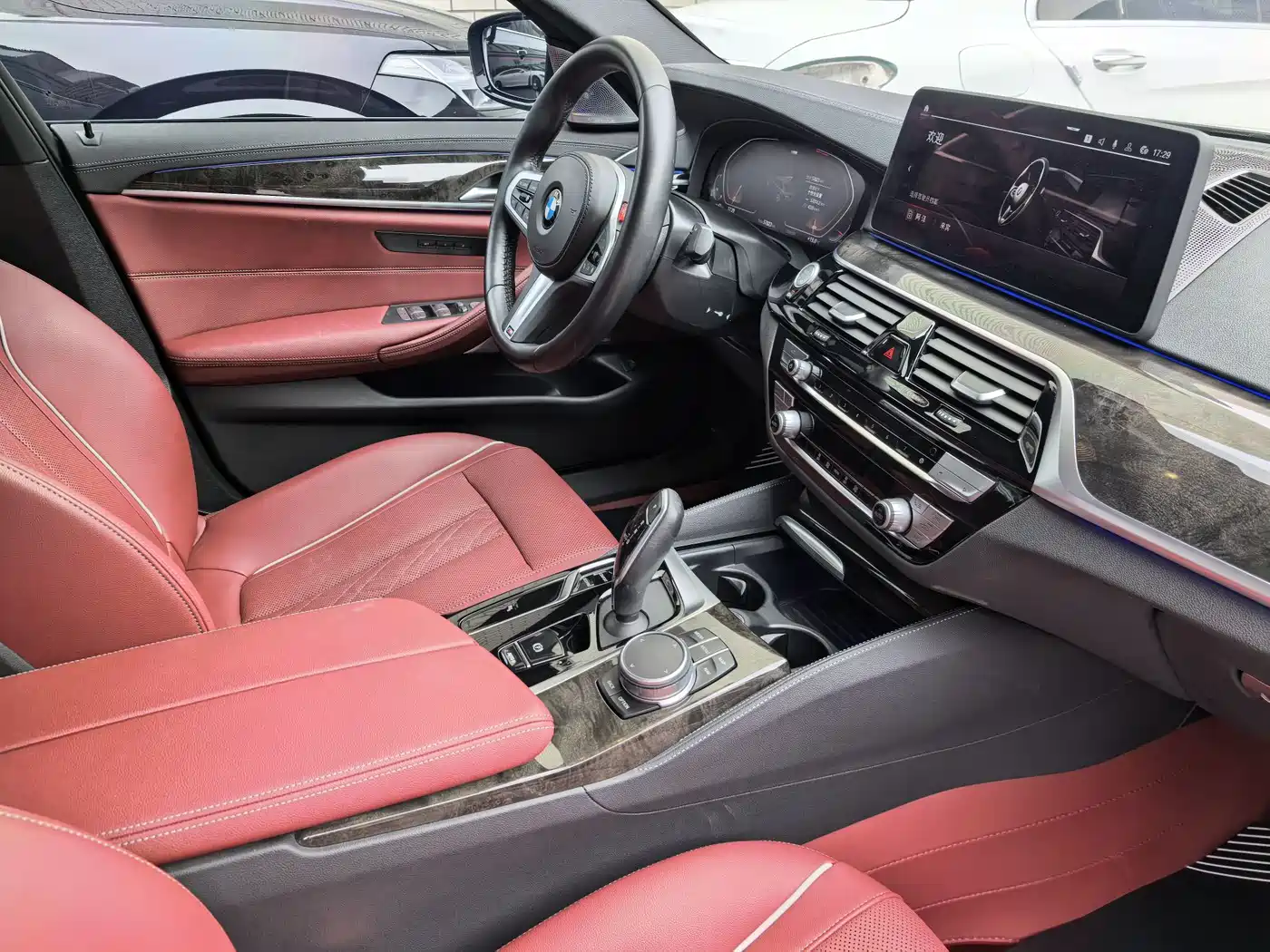 BMW 5 Series 2022 525Li M Sport Package фото 12