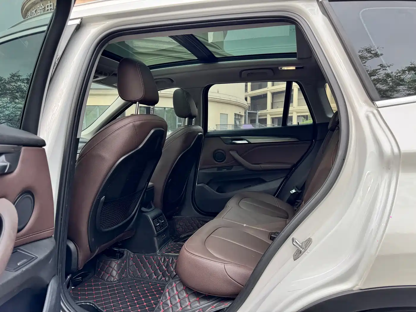BMW X1 2019 sDrive18Li Premium Model фото 9