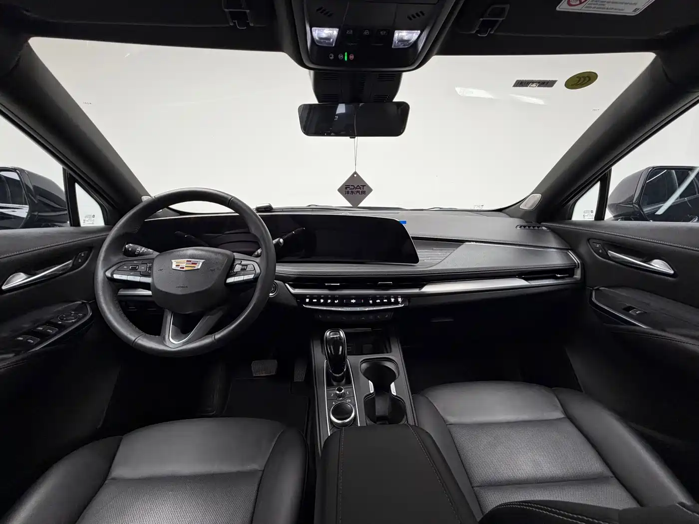 Cadillac XT4 2025 2024 Facelift 28T 2WD Premium