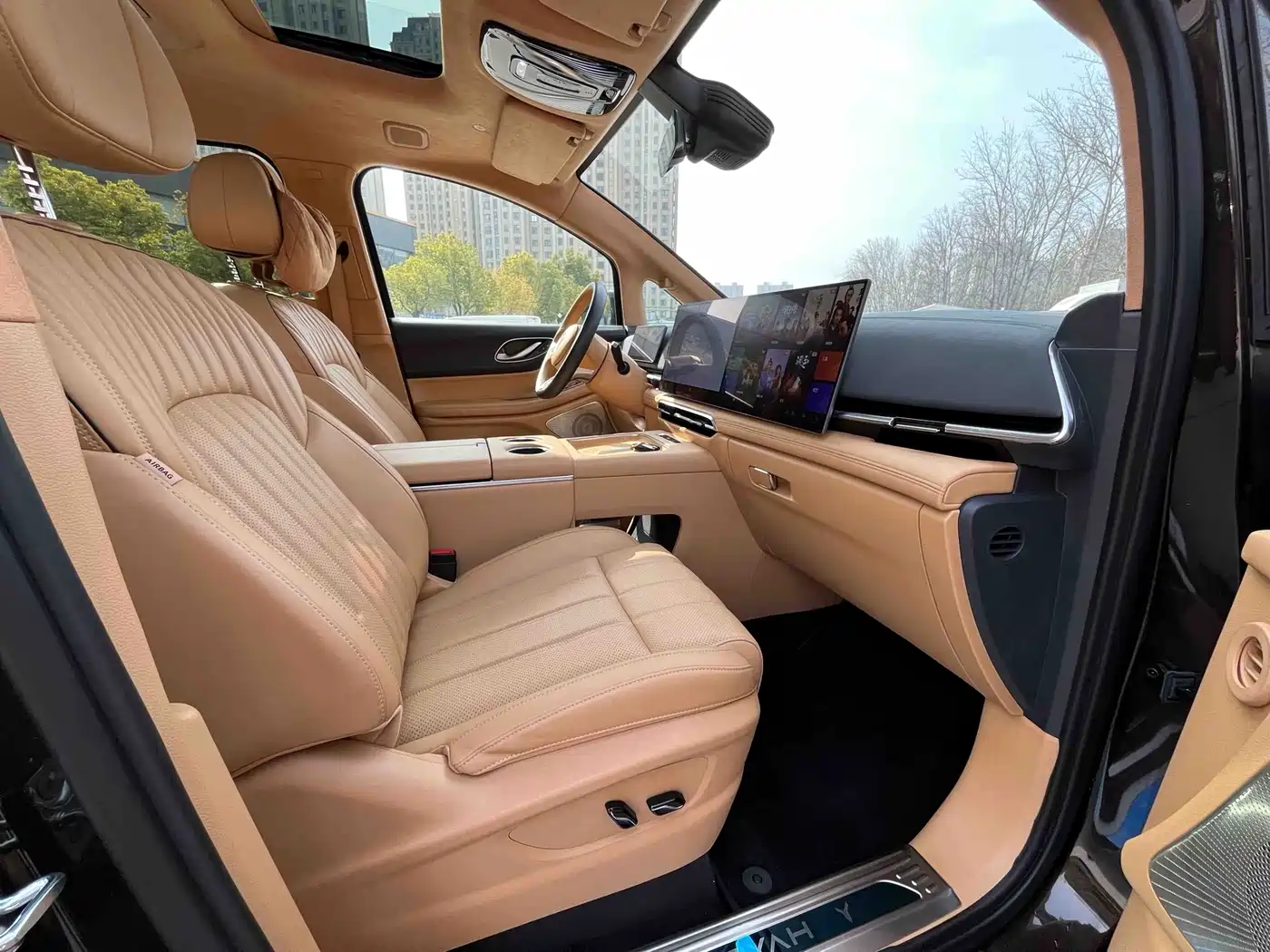 Voyah Auto Voyah Dreamer 2025 PHEV AWD Flagship Kunpeng Edition фото 18