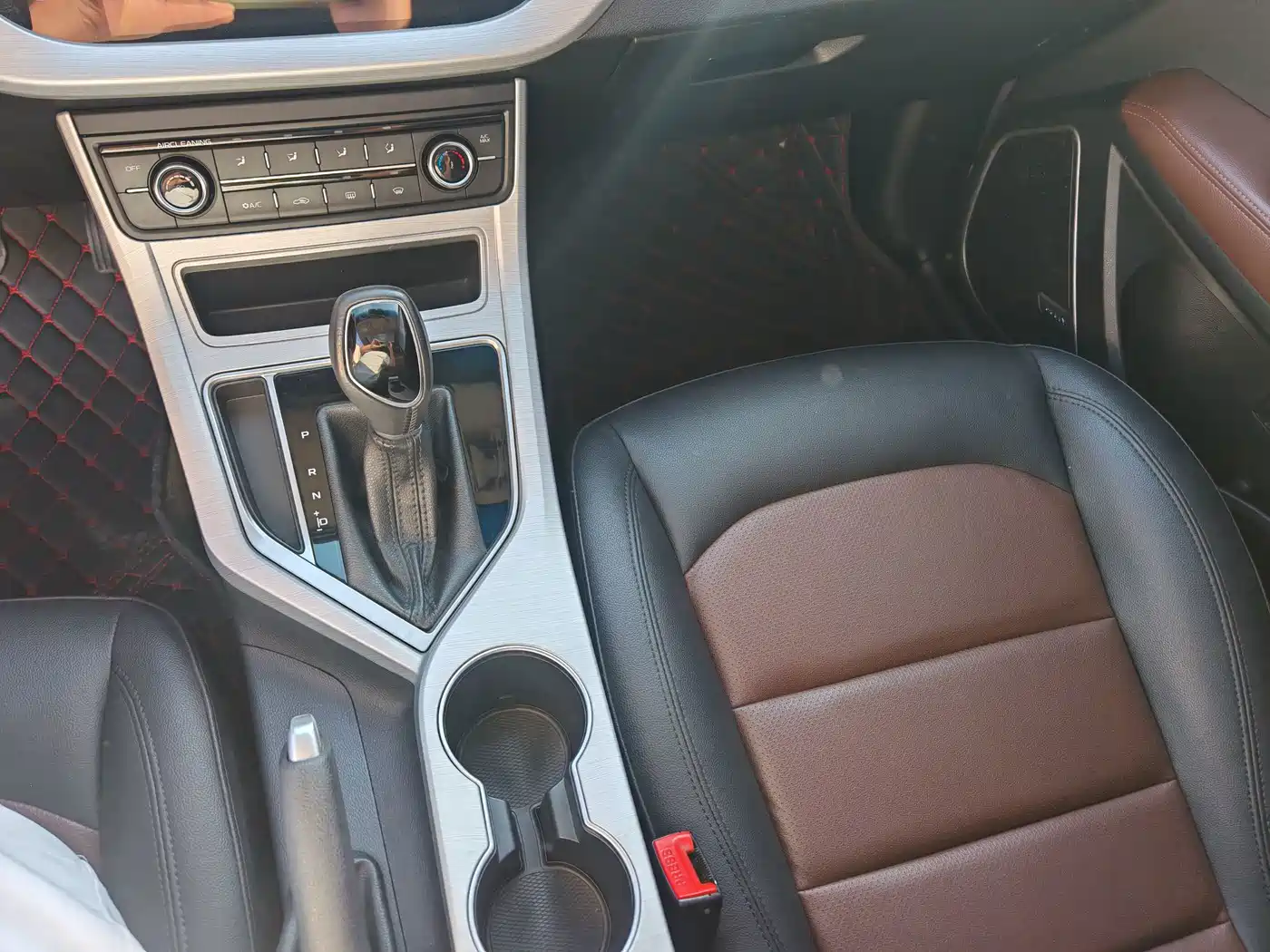 Фото 7 - Geely Vision