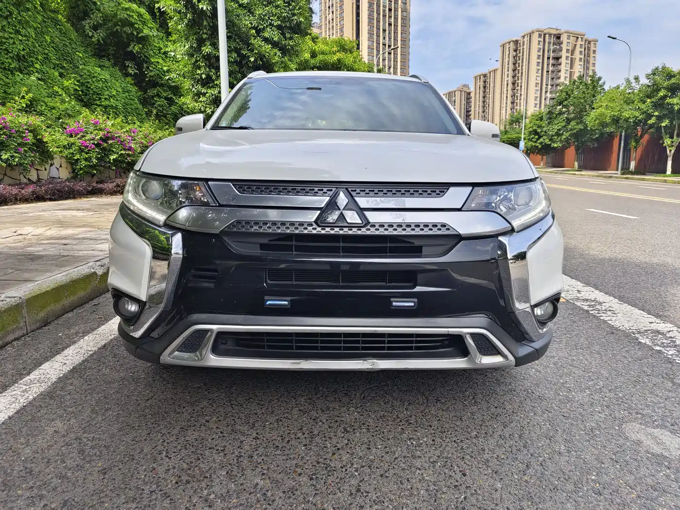 Фото 2 - Mitsubishi Outlander