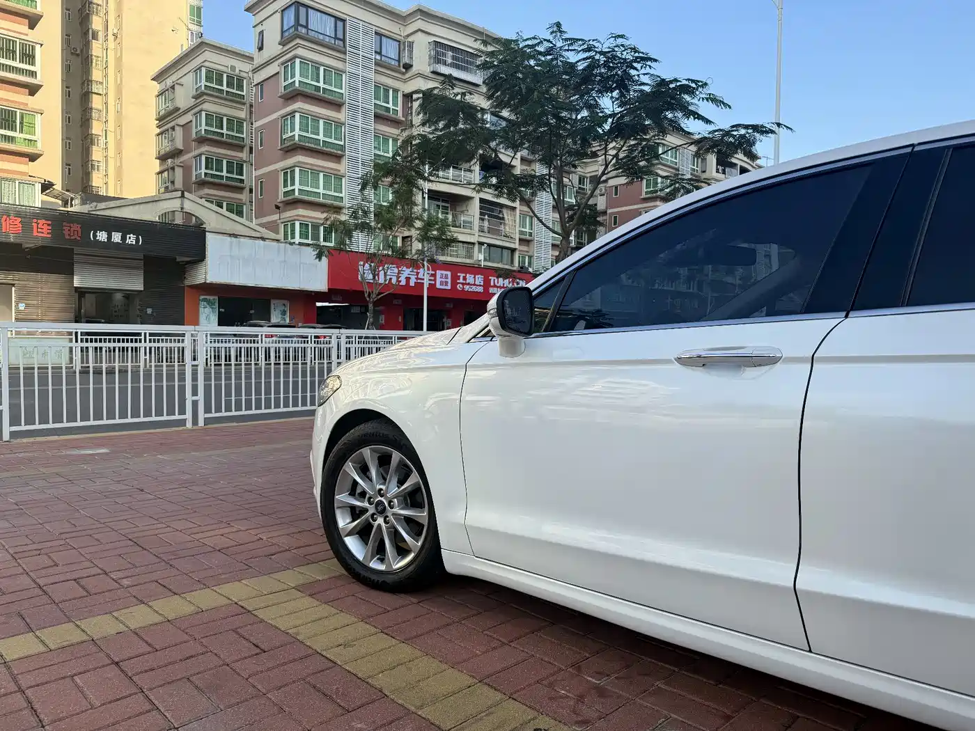 FORD MONDEO