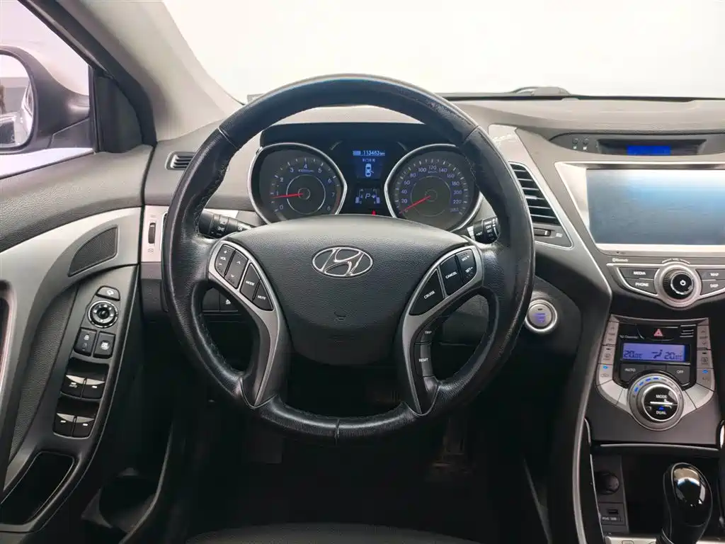 Hyundai Langdong 2015 1.6L Auto Exclusive фото 5