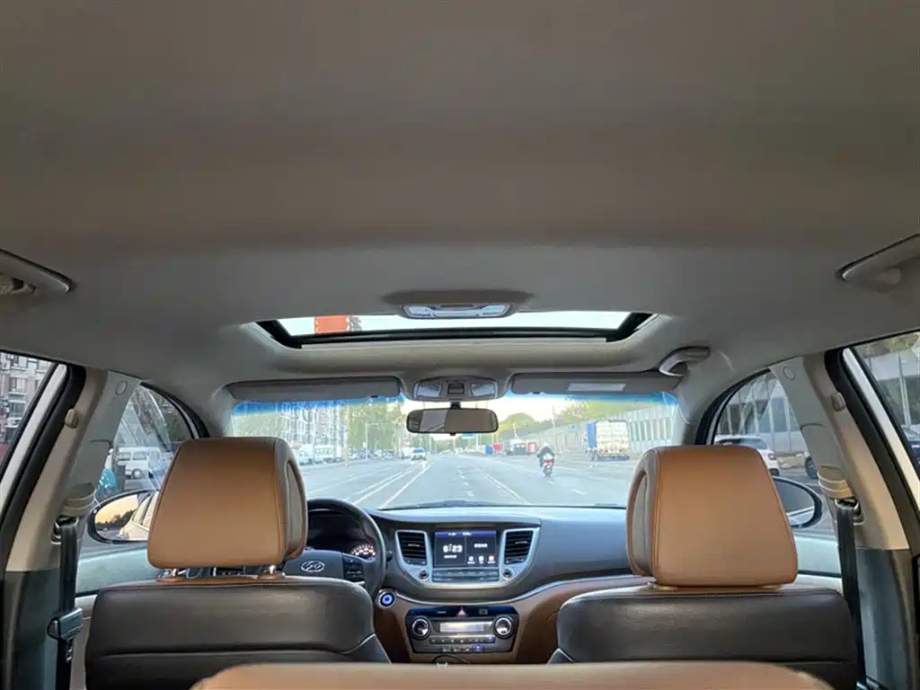 Hyundai Tucson 2015 1.6T Dual Clutch 2WD Smart фото 17