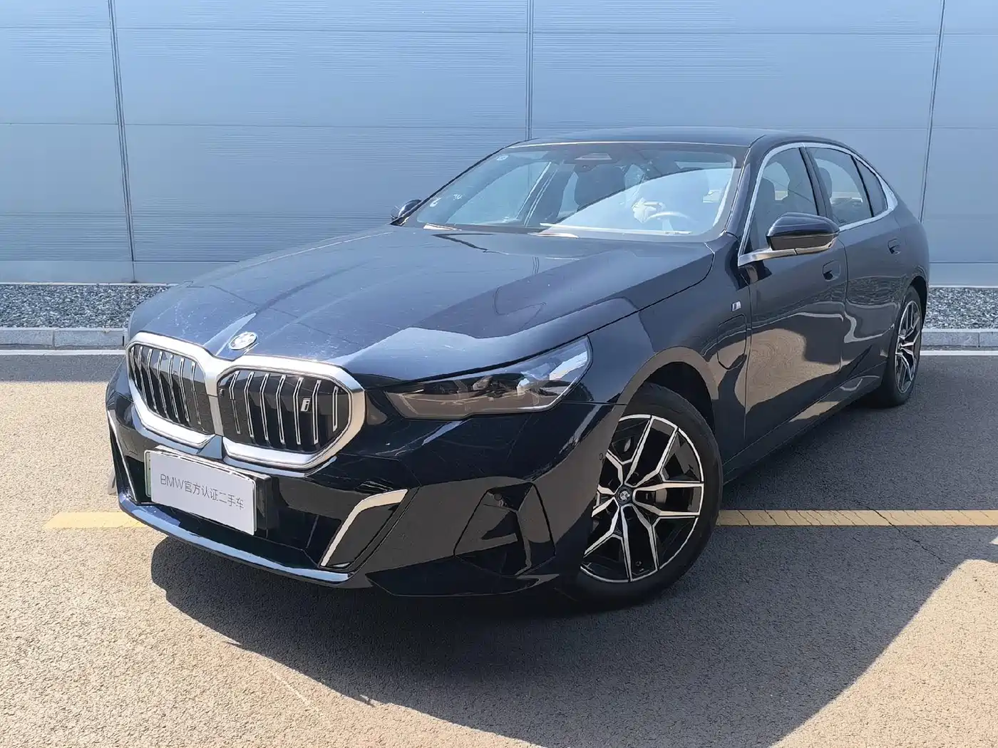 BMW i5 2024 eDrive 35L Premium Model M Sport Package фото 2