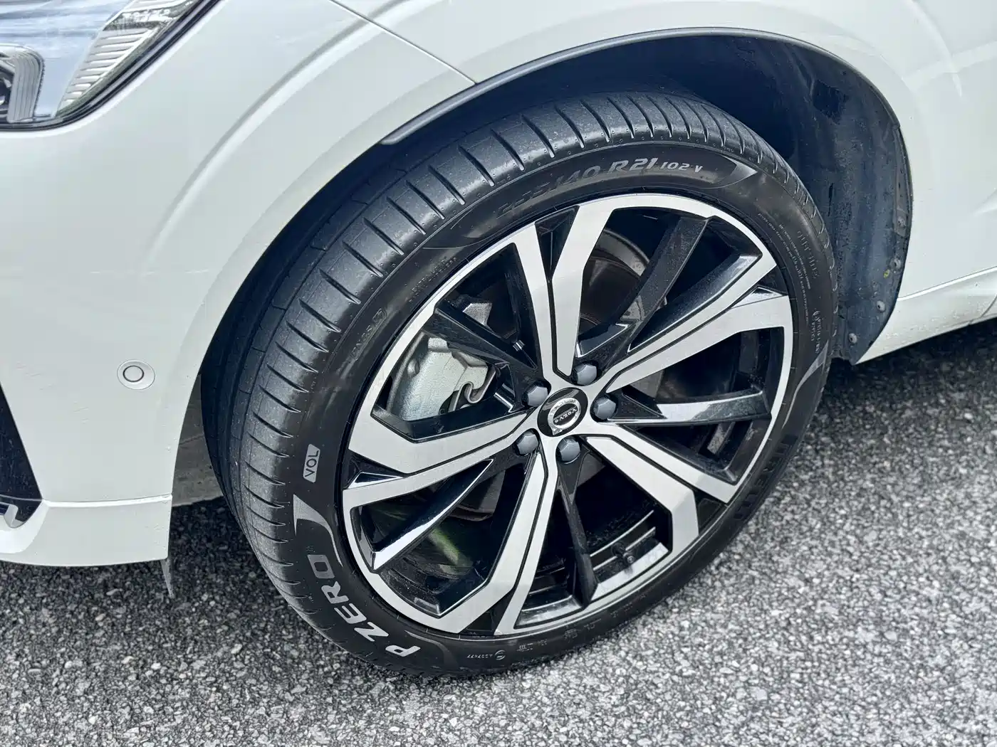 VOLVO XC60 PLUG-IN HYBRID