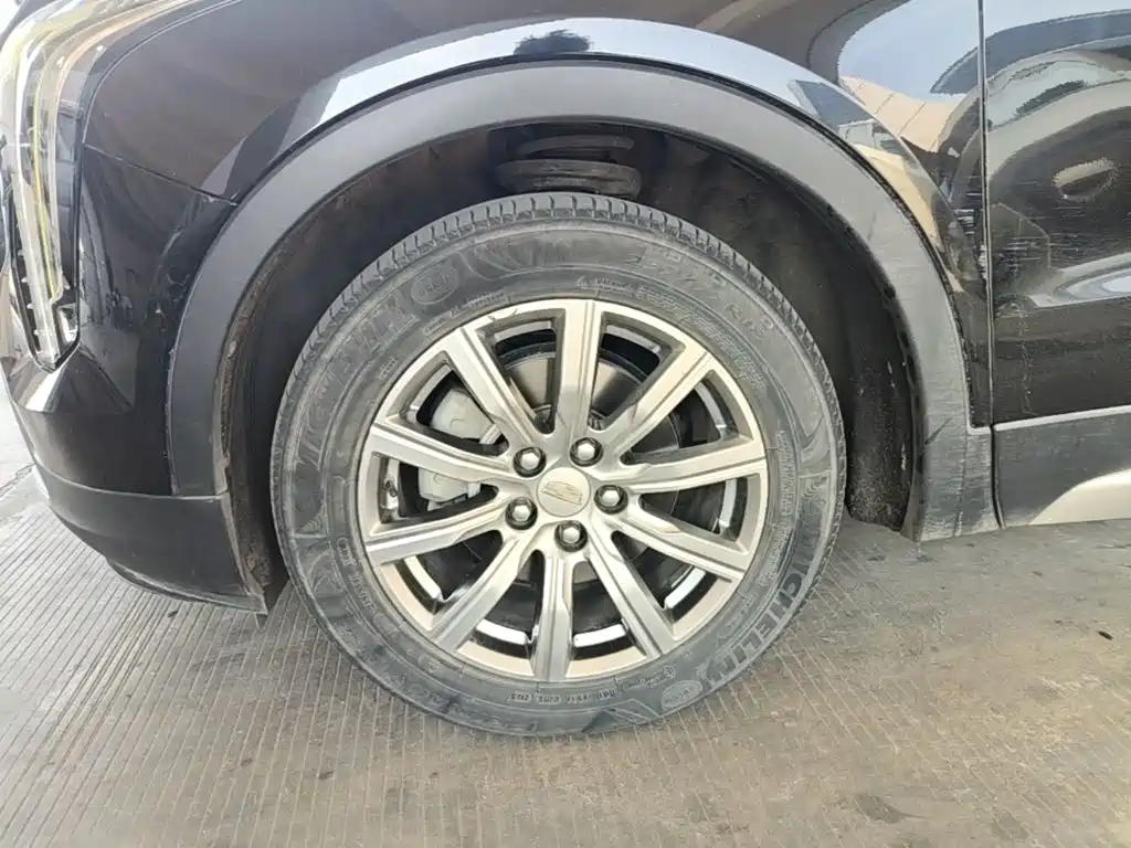 Фото 23 - Cadillac XT4