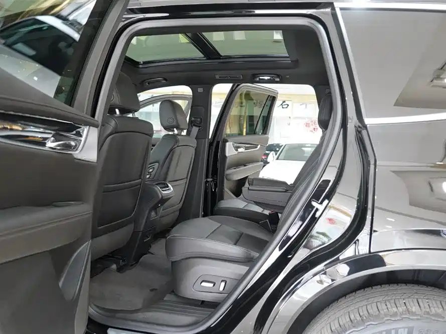 Cadillac XT6 2025 2.0T 6-Seater AWD Luxury Executive Classic фото 6