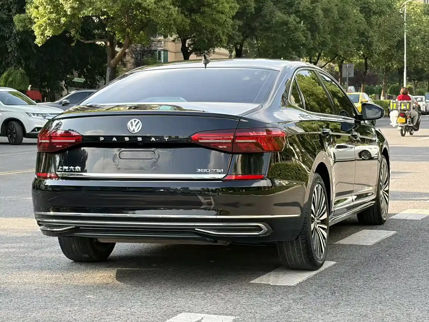 Volkswagen Passat 2019 330TSI Premium Edition China V фото 16