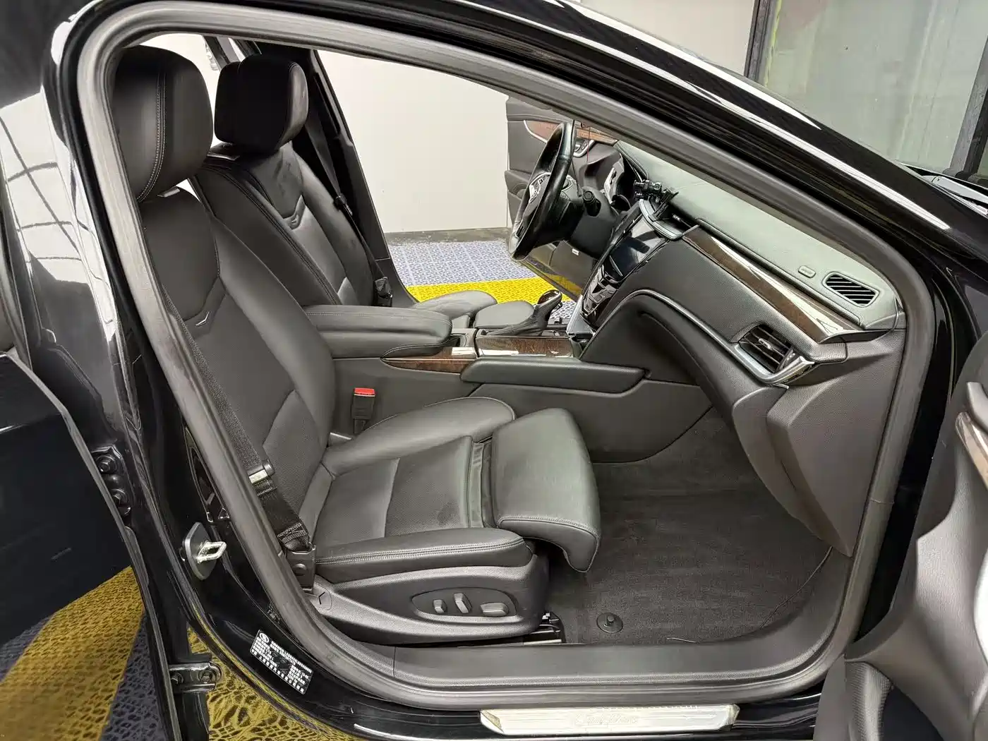 Cadillac XTS 2013 2013 28T Leading Edition