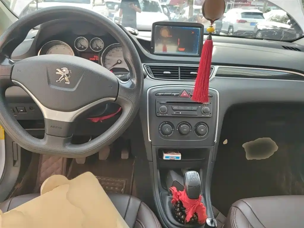 Peugeot 308 2014 Model Joy Edition Classic 1.6L Manual Trend Style фото 13