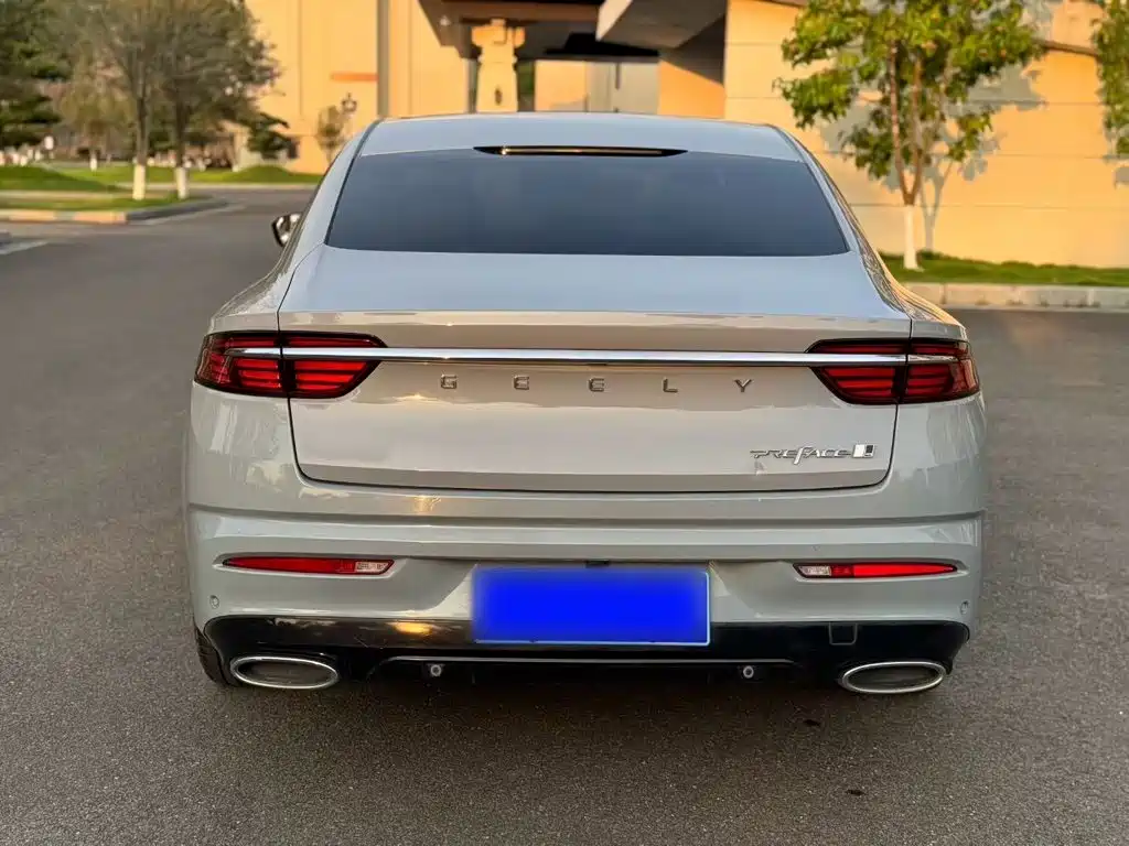 Фото 6 - Geely Preface