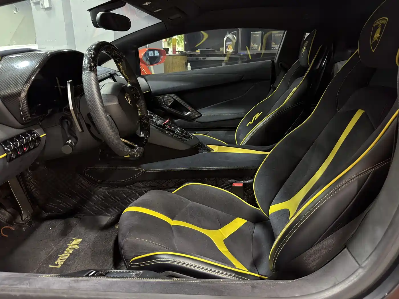 Lamborghini Aventador 2012 2011 LP 700-4