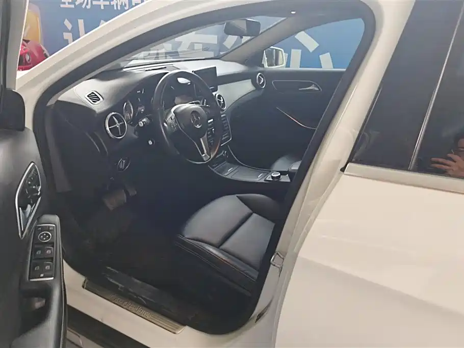 Mercedes-Benz GLA 2015 GLA 200 Fashion фото 9